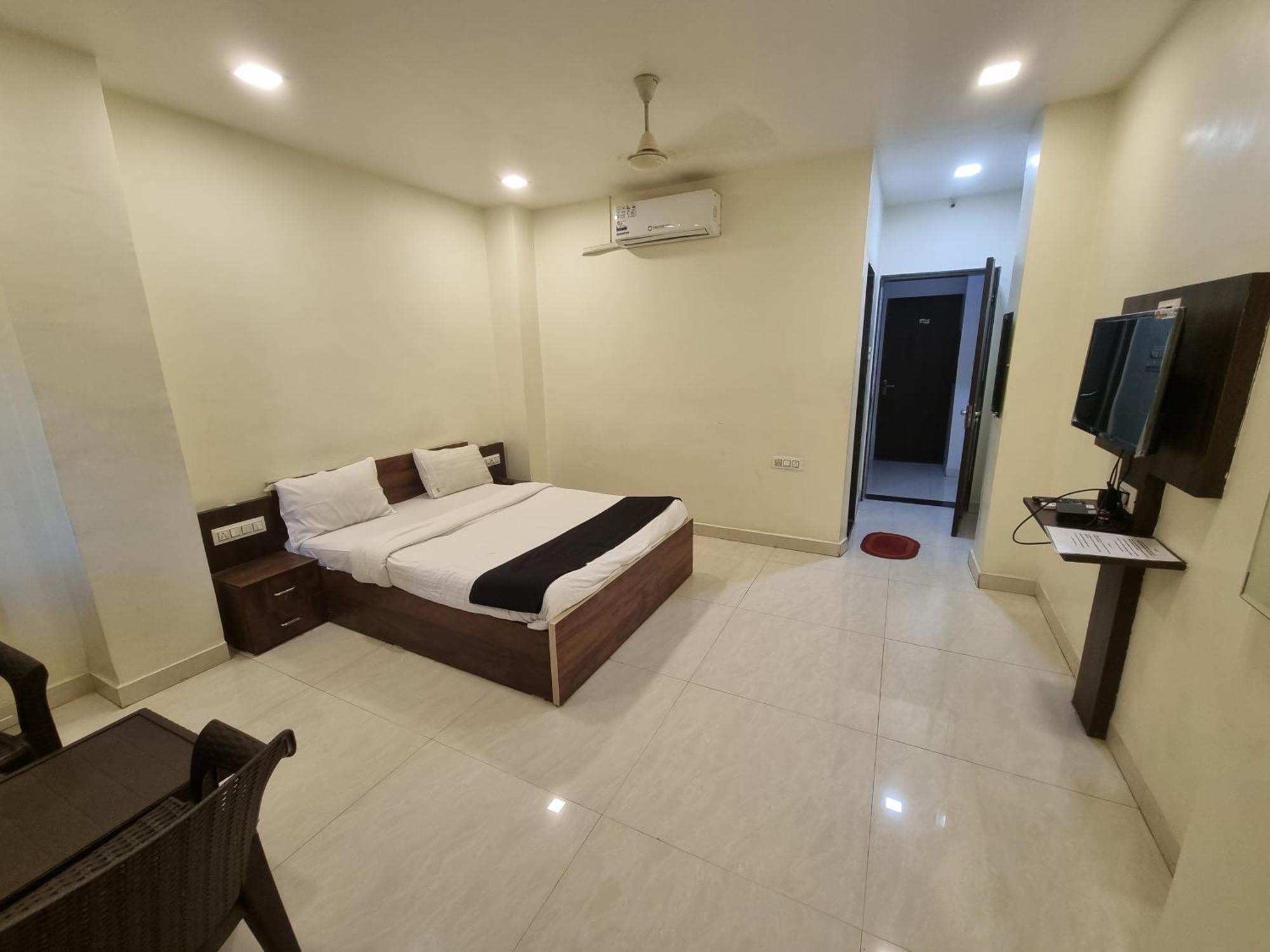 The Living Space Lonavala Exterior foto