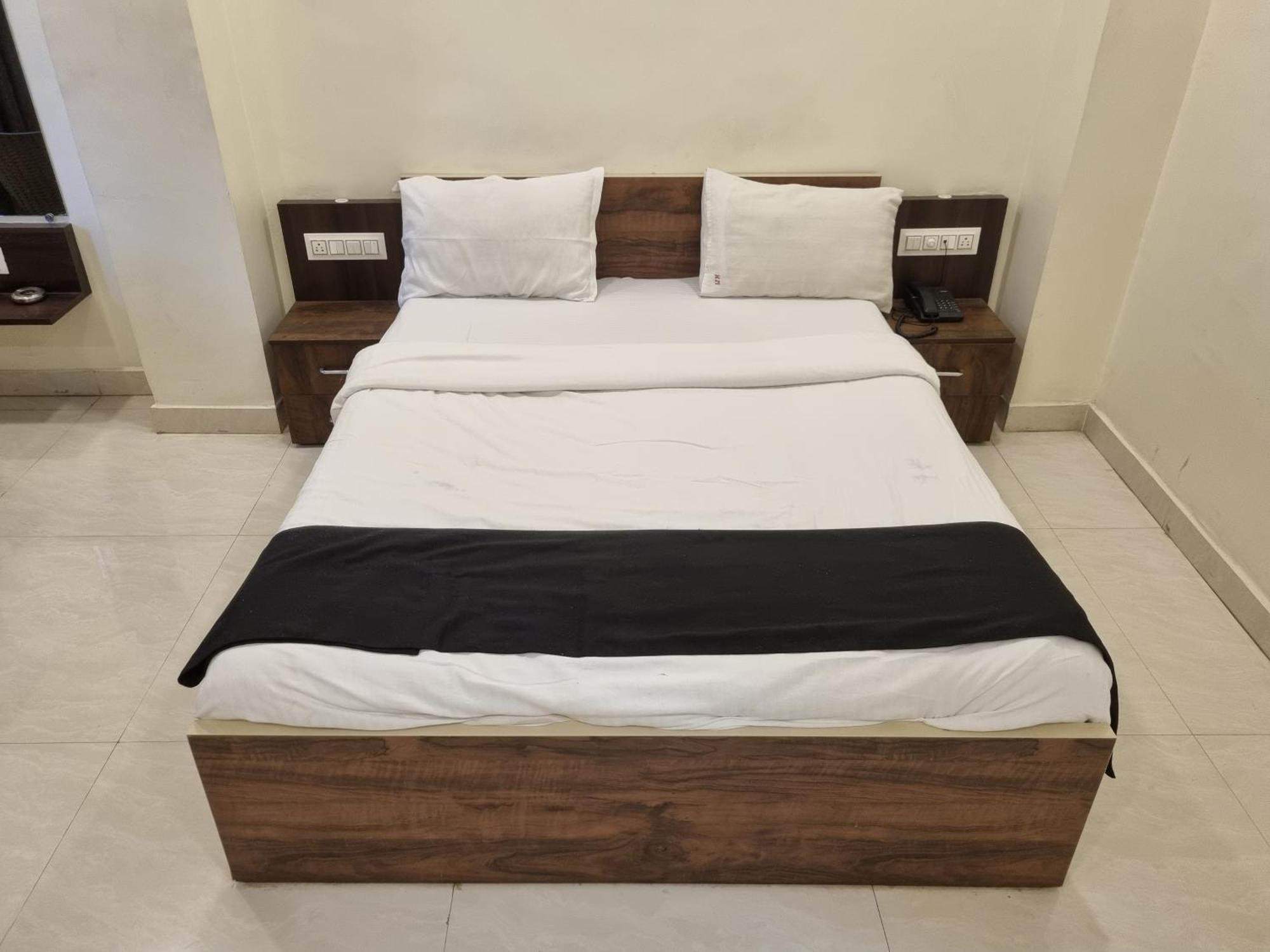 The Living Space Lonavala Exterior foto