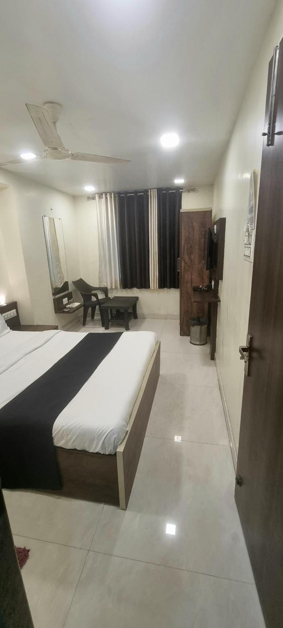 The Living Space Lonavala Exterior foto